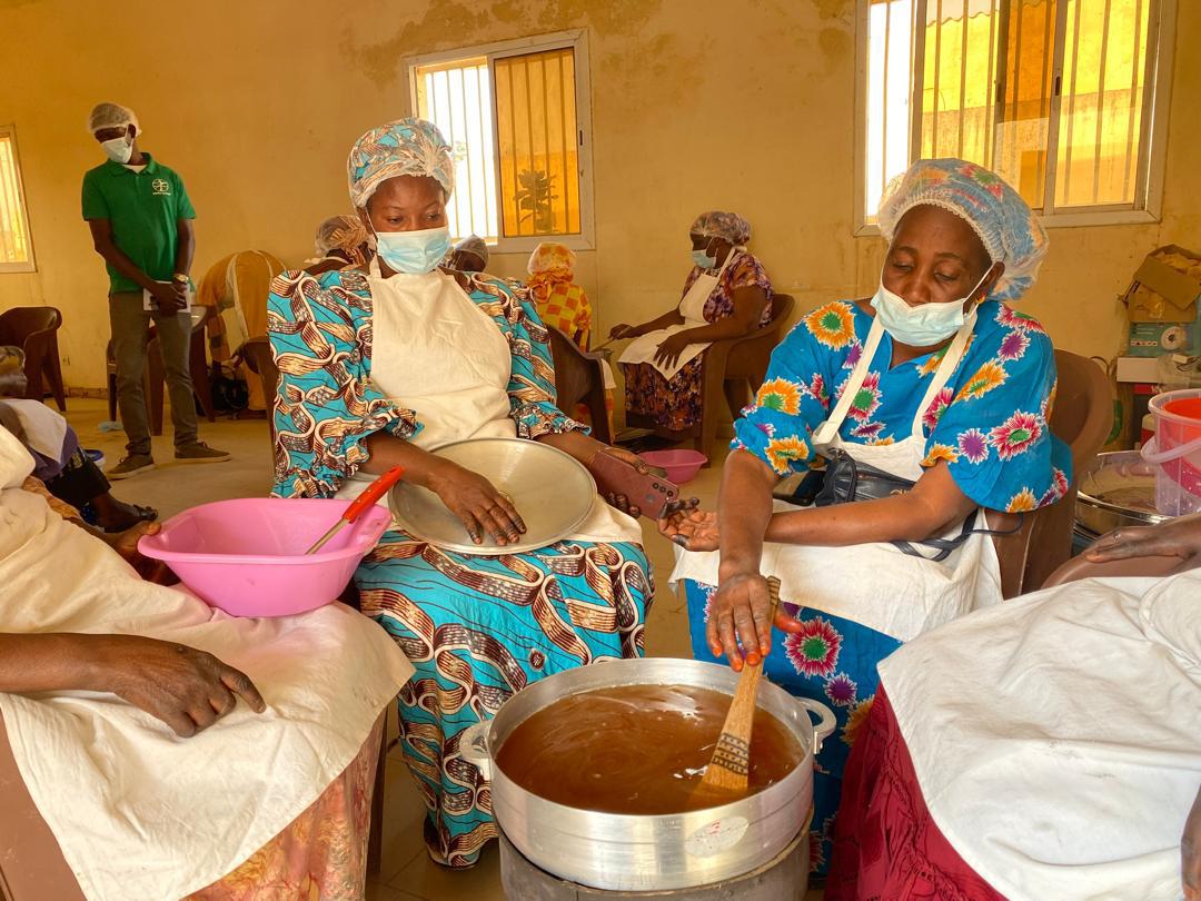 Formation des femmes du réseau de ADDI DIAM LAO en transformation des Produits céréalier et jus de fruit.