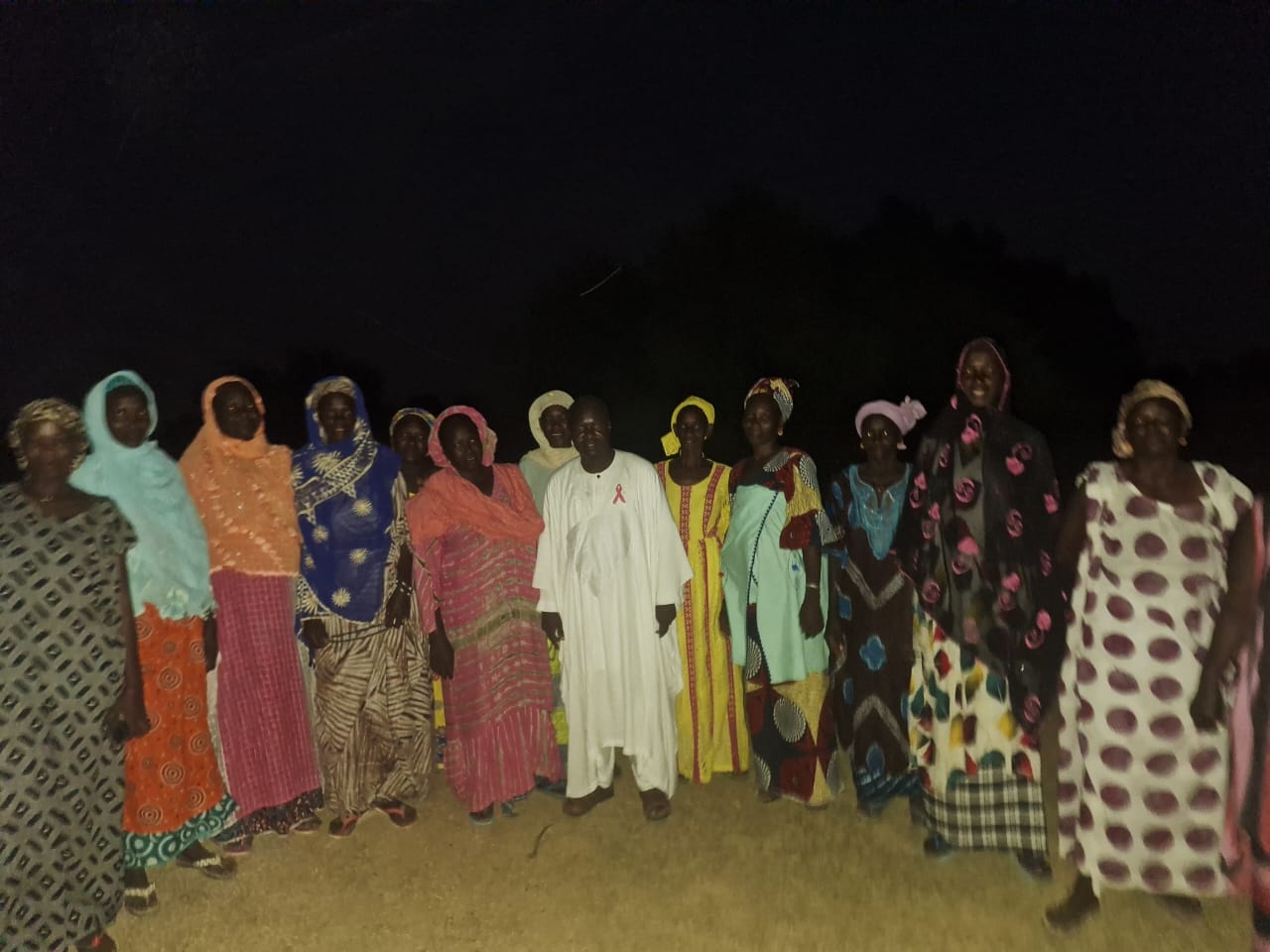 Visite du jardin des femmes du village de Wouno en délabrement